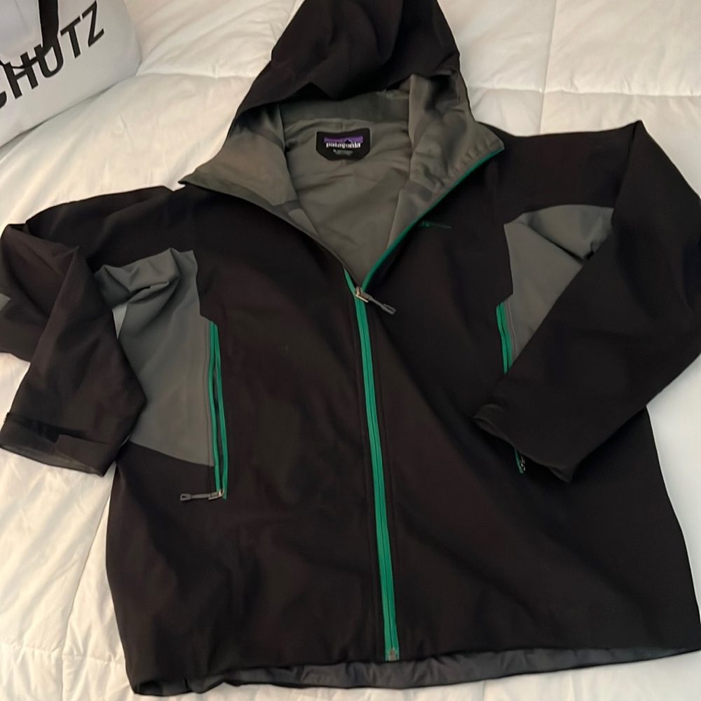 Mens Patagonia windstopper jacket with attached hood